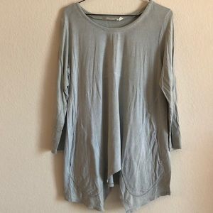 Lucy & Laurel | asymmetrical hem top